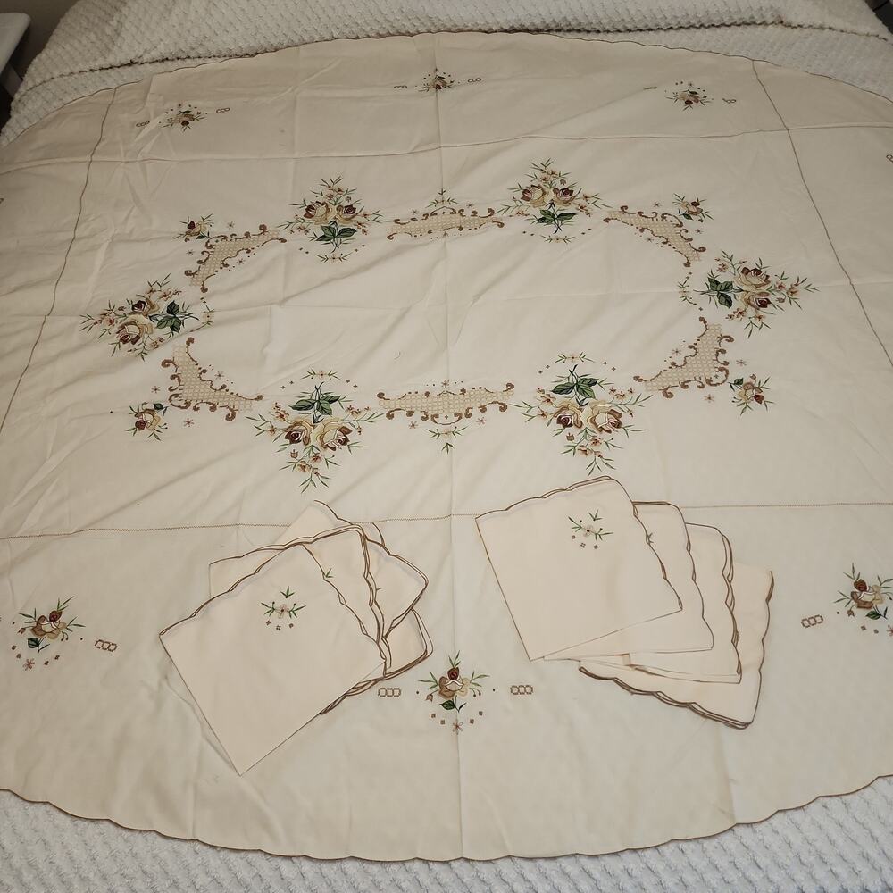 Embroidered Oval Cream Tablecloth 84in x 64in Floral with 8 Napkins STAINS